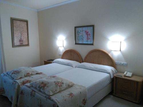 Imagen de la habitación del Hotel Apartamentos Rotilio. Foto 2