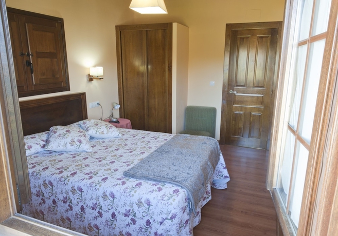 Imagen de la habitación del Hotel Apartamentos Rurales Villa De Saín. Foto 4