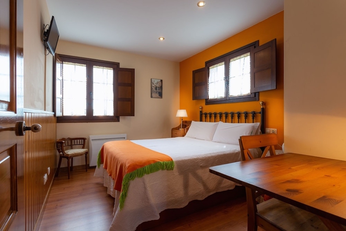 Imagen de los interiores del Hotel Apartamentos Rurales Villa De Saín. Foto 17