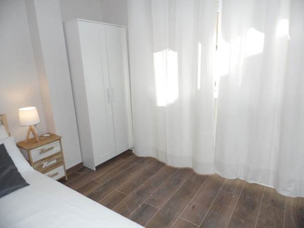 Imagen de la habitación del Hotel Apartamentos San Miguel. Foto 15