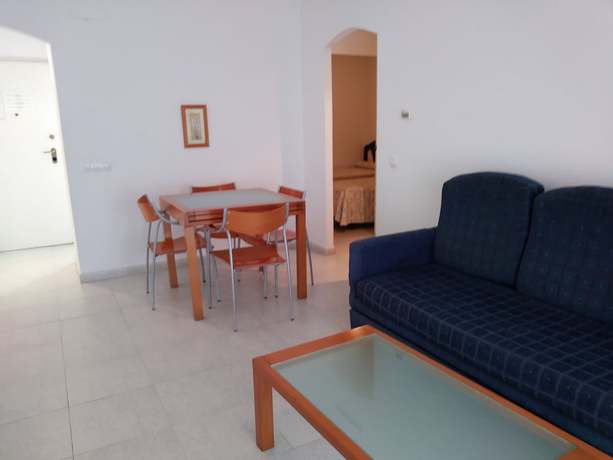 Imagen de la habitación del Hotel Apartamentos Serviden La Fontana. Foto 2