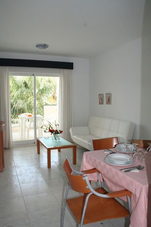 Imagen de la habitación del Hotel Apartamentos Serviden La Fontana. Foto 5