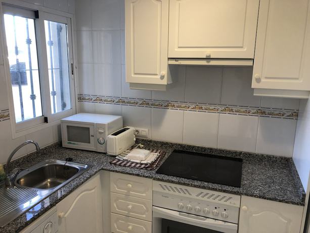 Imagen de la habitación del Hotel Apartamentos Serviden La Fontana. Foto 7