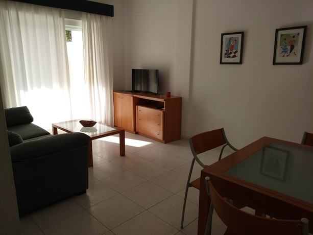 Imagen de la habitación del Hotel Apartamentos Serviden La Fontana. Foto 9