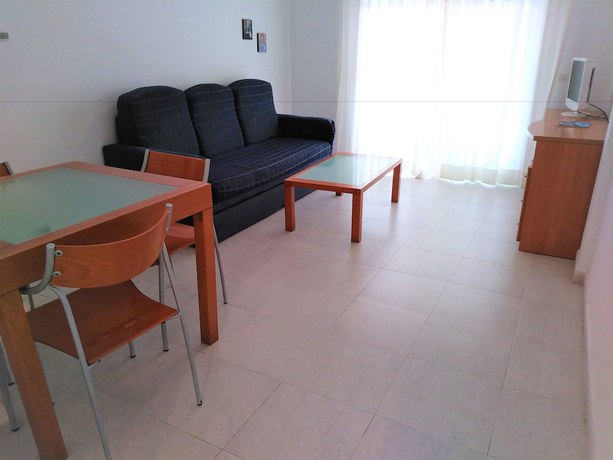 Imagen de la habitación del Hotel Apartamentos Serviden La Fontana. Foto 11