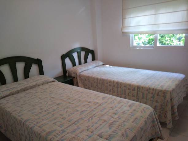 Imagen de la habitación del Hotel Apartamentos Serviden La Fontana. Foto 15