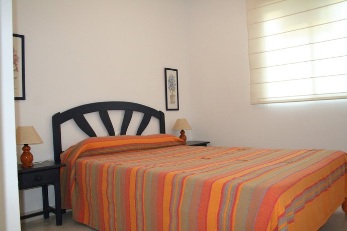 Imagen de la habitación del Hotel Apartamentos Serviden La Fontana. Foto 16