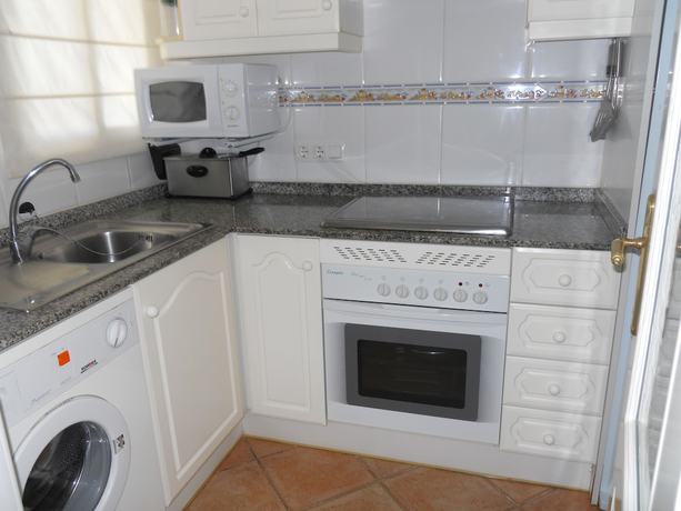 Imagen de la habitación del Hotel Apartamentos Serviden La Fontana. Foto 19