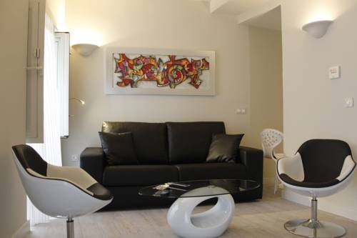 Imagen de los interiores del Hotel Apartamentos Sevilla Centro. Foto 6