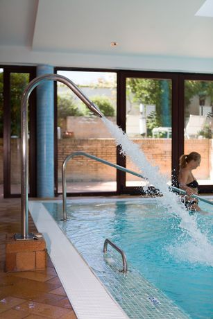 Imagen de la piscina del Hotel Apartamentos Soho Boutique Vistahermosa. Foto 38