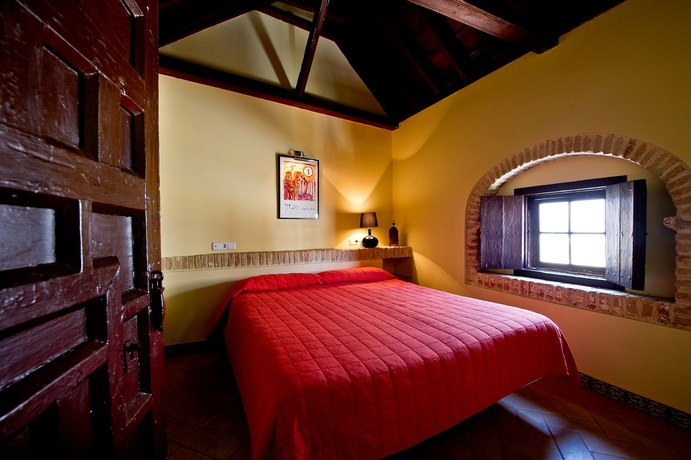 Imagen de la habitación del Hotel Apartamentos Suites Santa Cruz. Foto 8