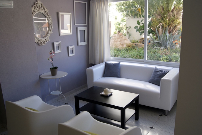 Imagen de los interiores del Hotel Apartamentos Sureda. Foto 7