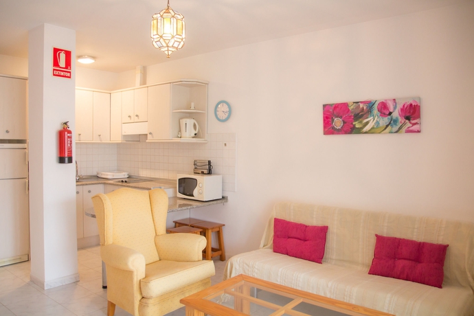 Imagen de la habitación del Hotel Apartamentos Turísticos Almoraide. Foto 2