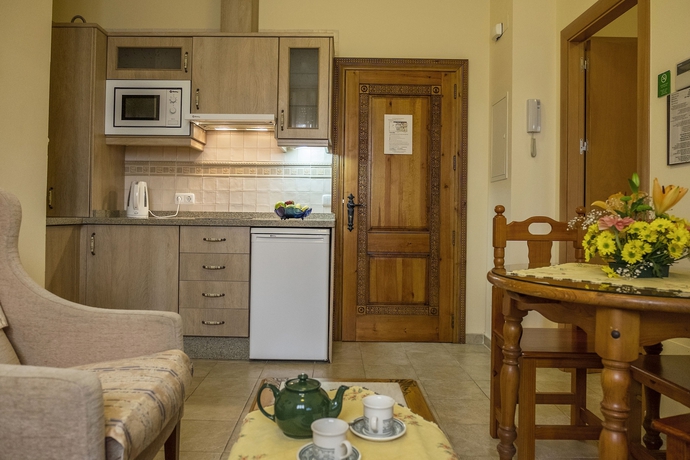 Imagen de la habitación del Hotel Apartamentos Turísticos Casa De La Borrega. Foto 7