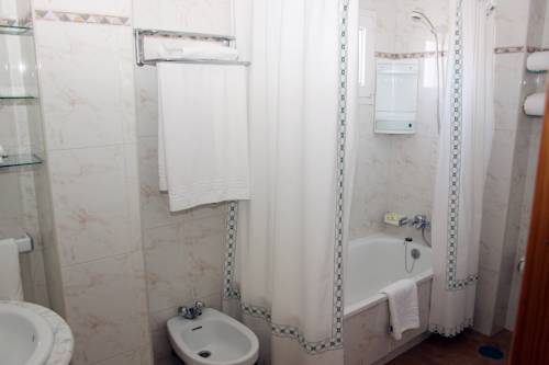 Imagen de la habitación del Hotel Apartamentos Tur&iacute;sticos Casa Soto. Foto 4