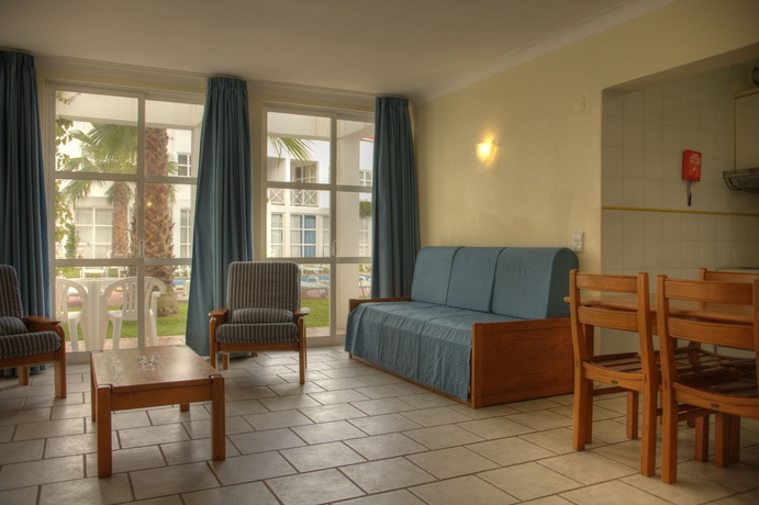 Imagen de los interiores del Hotel Apartamentos Turísticos Club Ouratlântico. Foto 8