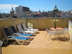 Imagen de los exteriores del Hotel Apartamentos Turísticos Corona De Aragón. Foto 4