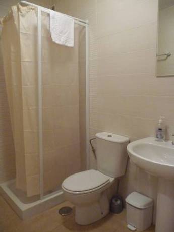 Imagen de la habitación del Hotel Apartamentos Turísticos La Encarnación. Foto 6