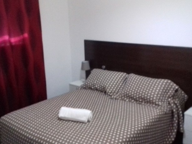 Imagen de la habitación del Hotel Apartamentos Turísticos Los Ángeles. Foto 9