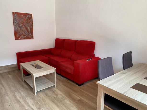 Imagen de la habitación del Hotel Apartamentos Turísticos Los Alisos. Foto 3