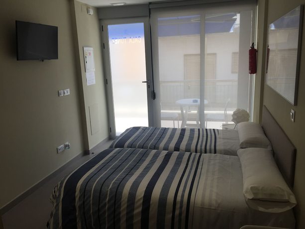 Imagen de la habitación del Hotel Apartamentos Tur&iacute;sticos Mar&iacute;a Guerrero. Foto 2
