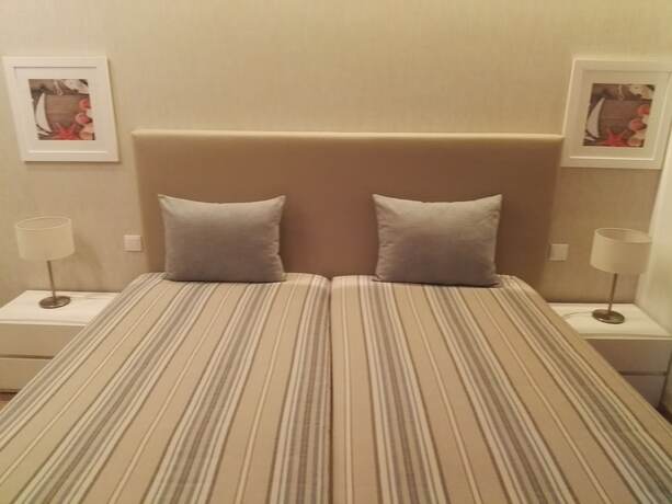 Imagen de la habitación del Hotel Apartamentos Turísticos da Nazaré. Foto 12