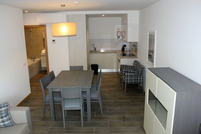 Imagen de la habitación del Hotel Apartamentos Turísticos da Nazaré. Foto 13