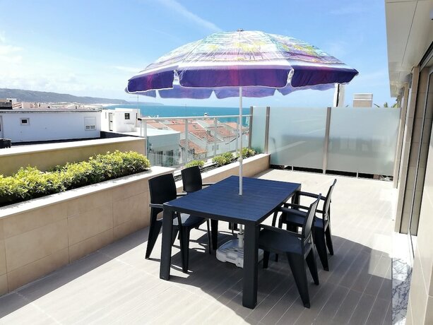 Imagen de la habitación del Hotel Apartamentos Turísticos da Nazaré. Foto 14