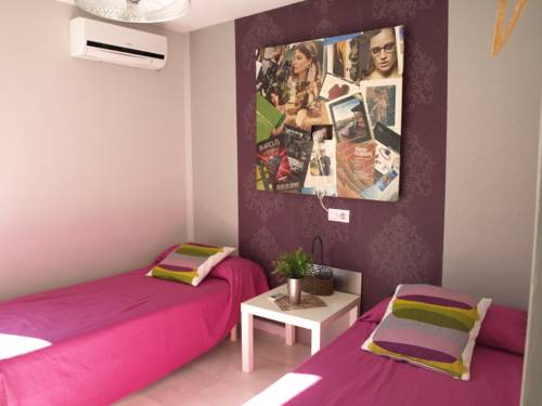 Imagen de la habitación del Hotel Apartamentos Vacacionales Sevilla. Foto 2