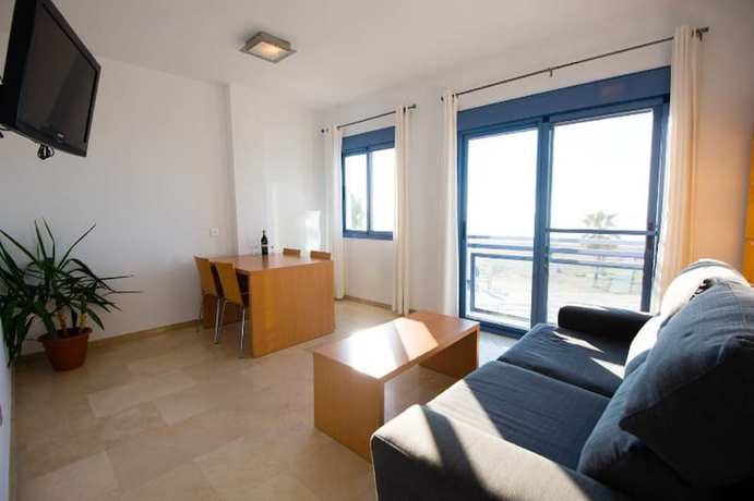 Imagen de la habitación del Hotel Apartamentos Varadero On the beach. Foto 7