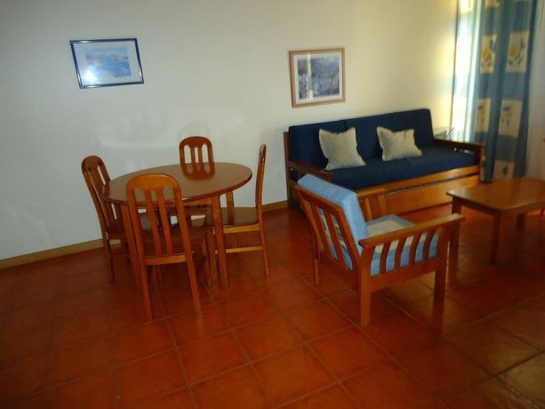 Imagen de la habitación del Hotel Apartamentos Varandas da Rocha. Foto 12
