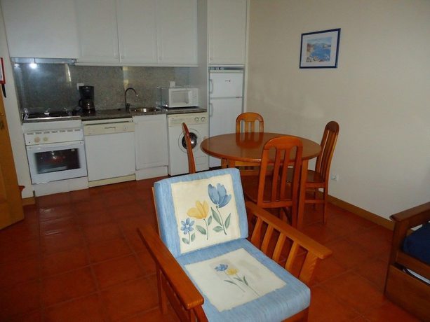 Imagen de la habitación del Hotel Apartamentos Varandas da Rocha. Foto 14