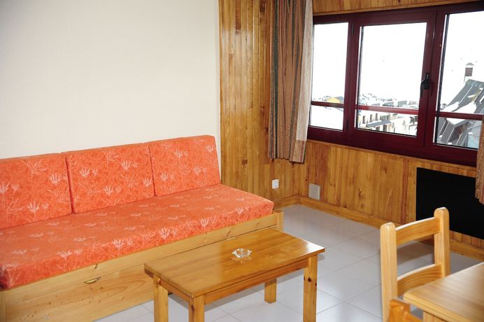 Imagen de la habitación del Hotel Apartamentos Varios Pas De La Casa 3000. Foto 13