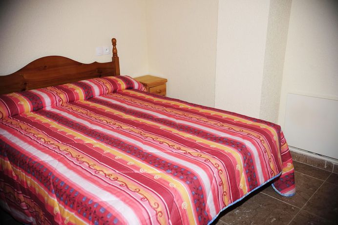 Imagen de la habitación del Hotel Apartamentos Varios Pas De La Casa 3000. Foto 15