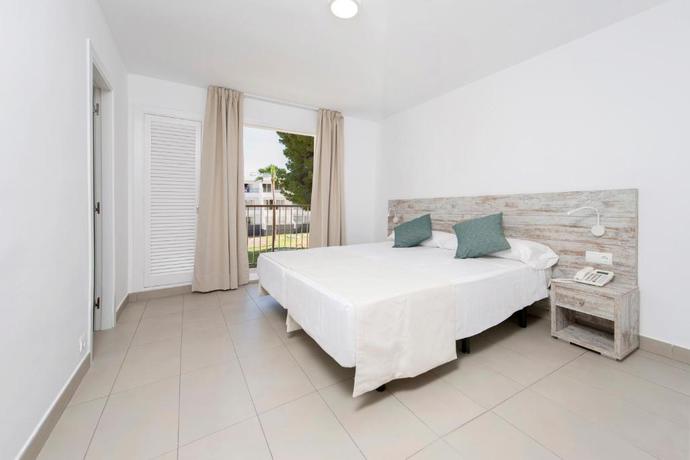 Imagen de la habitación del Hotel Apartamentos Vibra Riviera. Foto 11