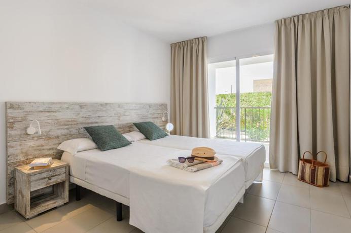 Imagen de la habitación del Hotel Apartamentos Vibra Riviera. Foto 12