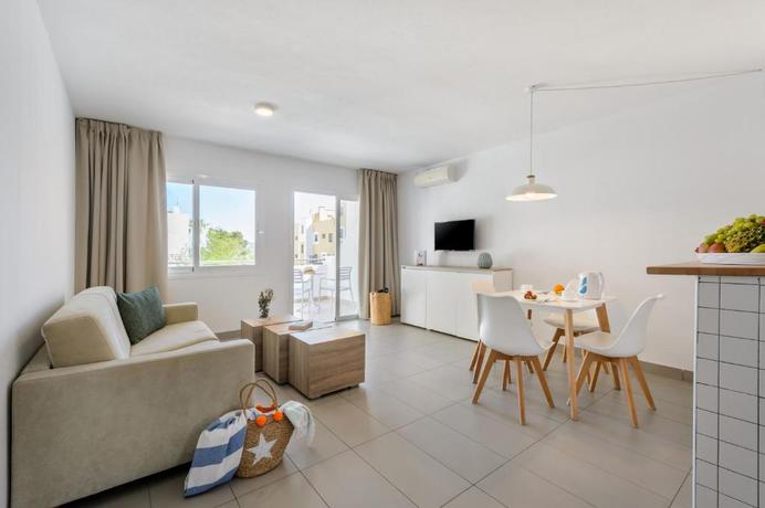 Imagen de la habitación del Hotel Apartamentos Vibra Riviera. Foto 16