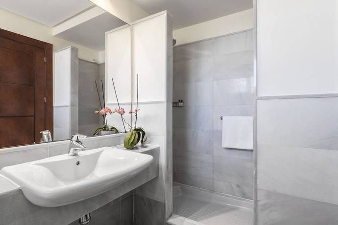 Imagen de la habitación del Hotel Apartamentos Villazul La Buganvilla. Foto 6