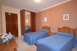 Imagen de la habitación del Hotel Apartamentos Xulia. Foto 3