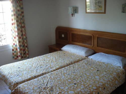 Imagen de la habitación del Hotel Apartamentos Y Bungalows Finca Colón. Foto 3