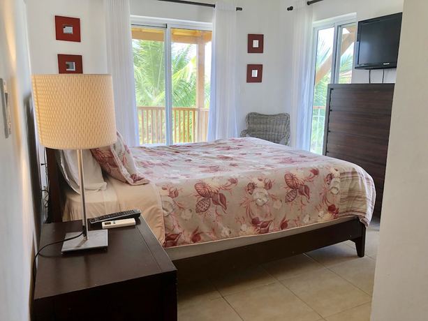 Imagen de la habitación del Hotel Apartaments At Cadaques Caribe. Foto 4