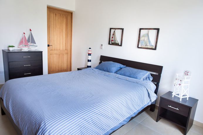 Imagen de la habitación del Hotel Apartaments At Cadaques Caribe. Foto 9