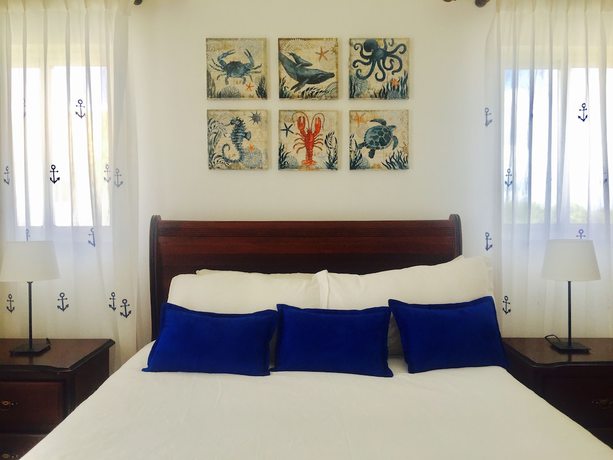 Imagen de la habitación del Hotel Apartaments At Cadaques Caribe. Foto 14