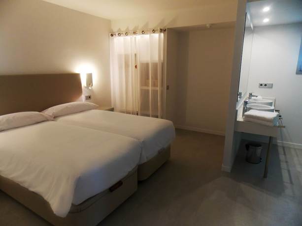 Imagen de la habitación del Hotel Apartaments B-Llobet Sun and Confort. Foto 12