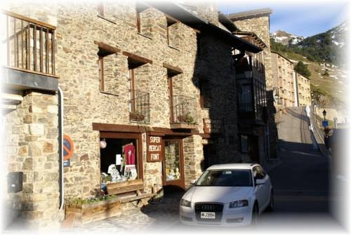 Imagen general del Hotel Apartaments Casa Vella Popaire. Foto 6