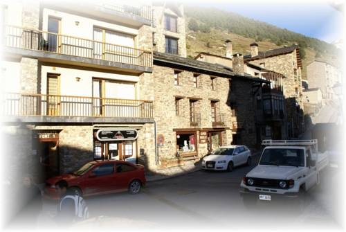 Imagen general del Hotel Apartaments Casa Vella Popaire. Foto 7