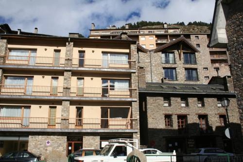 Imagen general del Hotel Apartaments Casa Vella Popaire. Foto 8