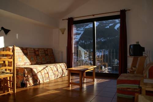 Imagen general del Hotel Apartaments Casa Vella Popaire. Foto 20