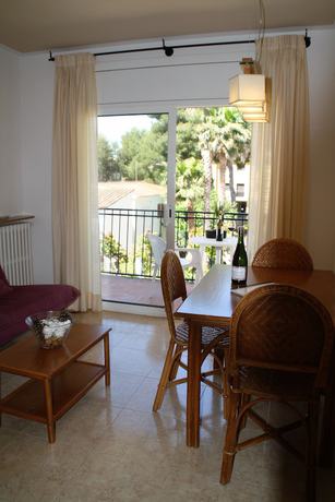 Imagen de la habitación del Hotel Apartaments Margarita Sabina Pinell. Foto 3