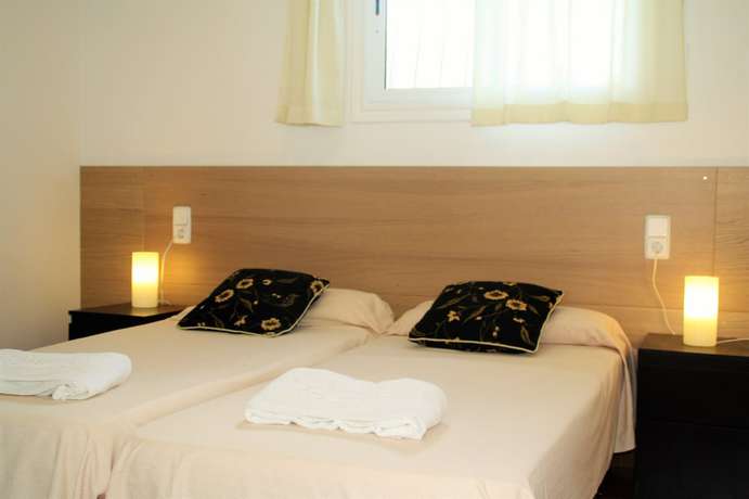 Imagen de la habitación del Hotel Apartaments Margarita Sabina Pinell. Foto 6